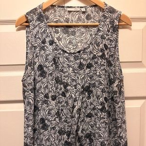 Like-new Halogen black, white & floral XL scoop-necked sleeveless blouse.